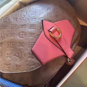 Price dropped ‼️Auth. LV Underground messenger empreinte